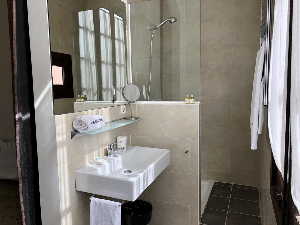 Hostal Poblenou Барселона Екстер'єр фото